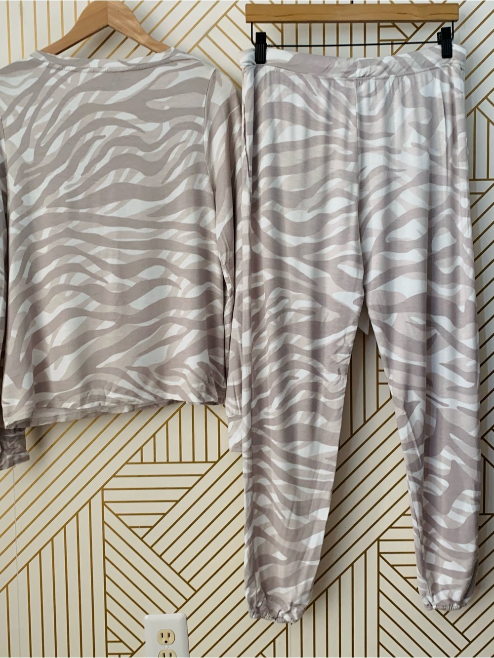 Soma Weekend SOMAWKND Sunday Lounge Set joggers graceful zebra neutral print  M - Picture 9 of 11